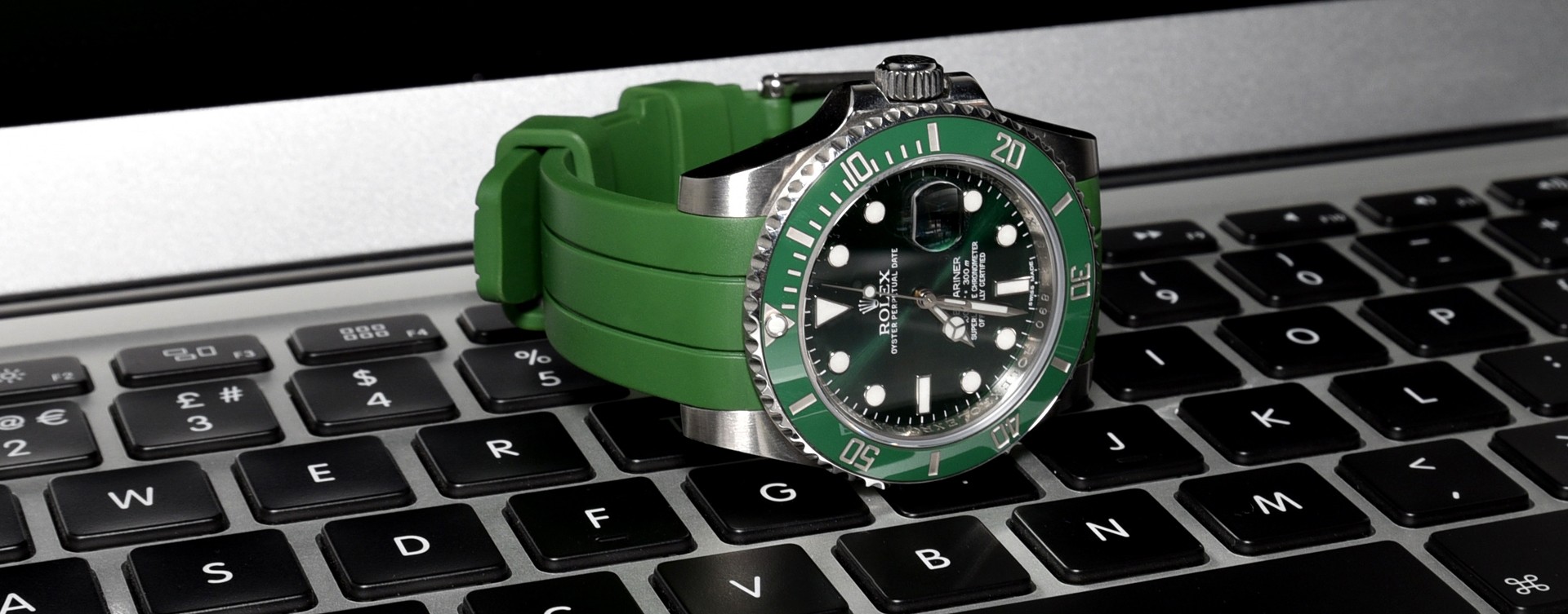 Rolex rubber watch strap on submariner