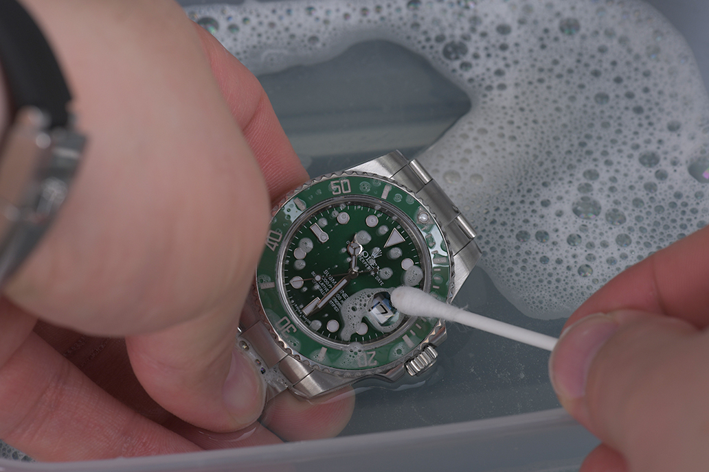 how-to-clean-your-Rolex-7